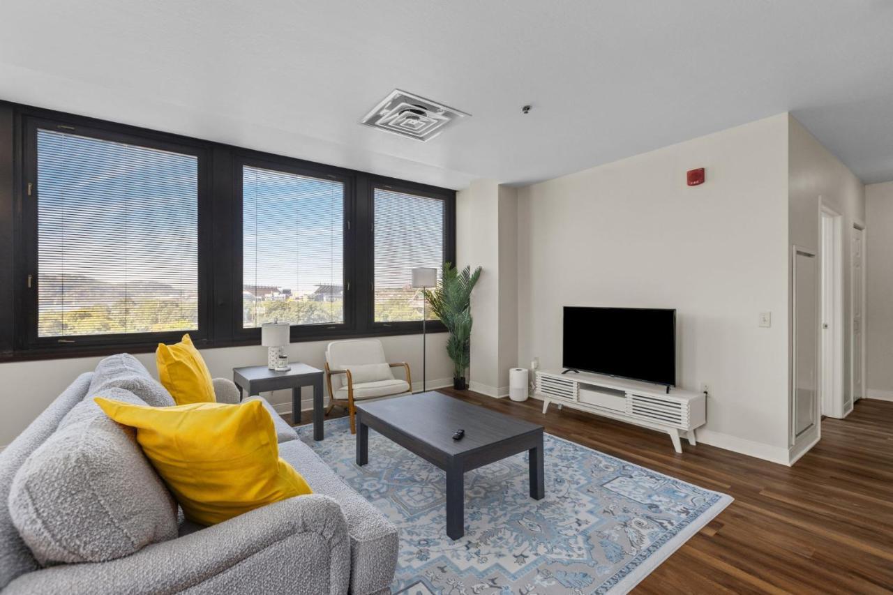 2br Downtown With Gym & Deck Appartamento *